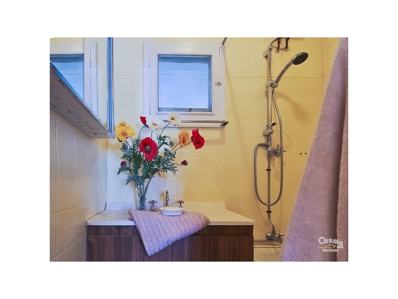 2 Torquay Road, Sturt SA 5047