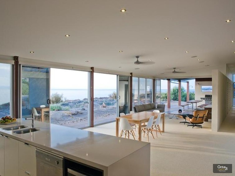 18 Lady Bay Road, Normanville SA 5204