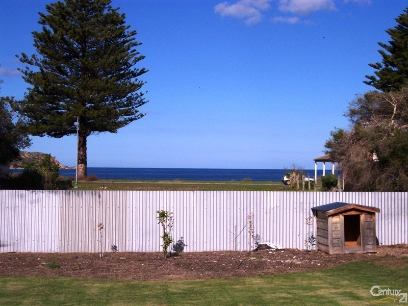 36 Giles Street, Encounter Bay SA 5211
