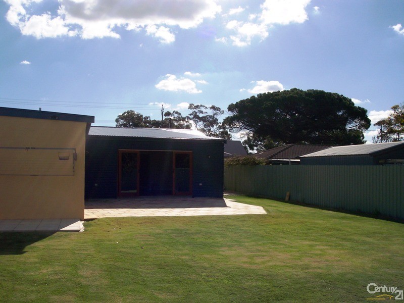 36 Giles Street, Encounter Bay SA 5211