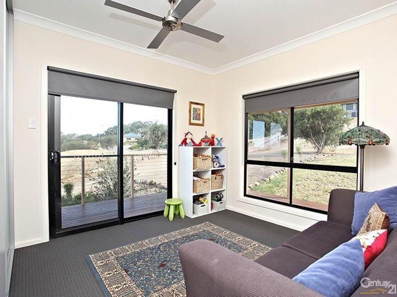 4 Mitchell Heights, Normanville SA 5204