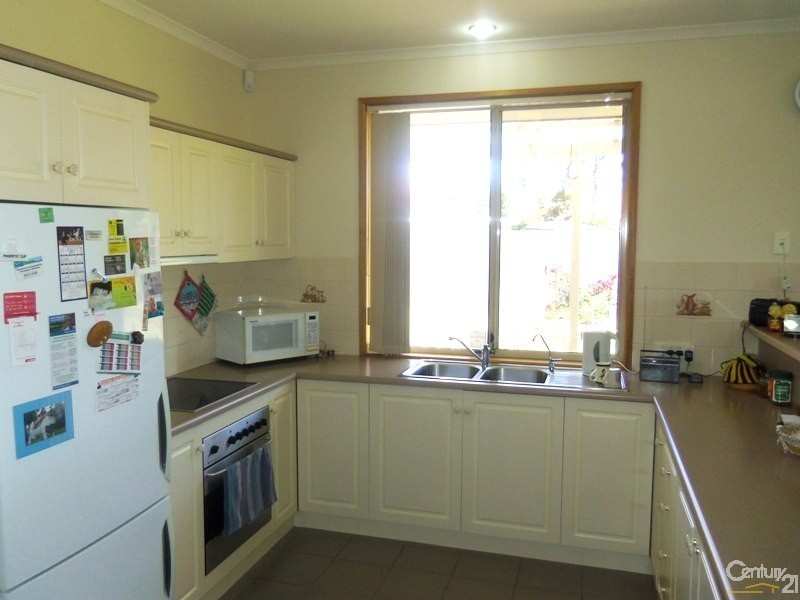 72 Matthew Flinders Drive, Encounter Bay SA 5211