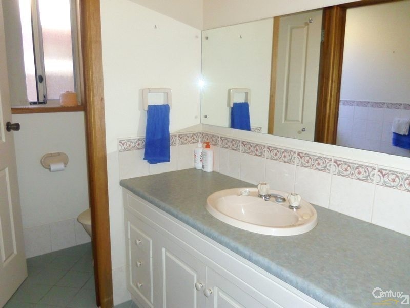 72 Matthew Flinders Drive, Encounter Bay SA 5211