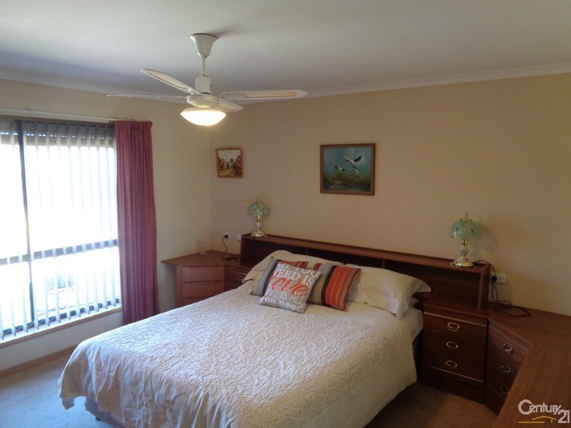 1/8 Mary Avenue, Normanville SA 5204