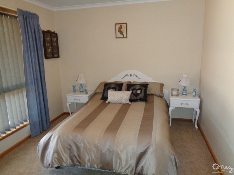 1/8 Mary Avenue, Normanville SA 5204