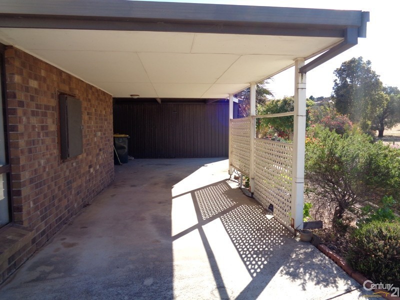 1/8 Mary Avenue, Normanville SA 5204