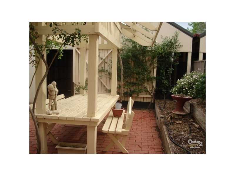 2 FARROW PLACE, Mile End SA 5031