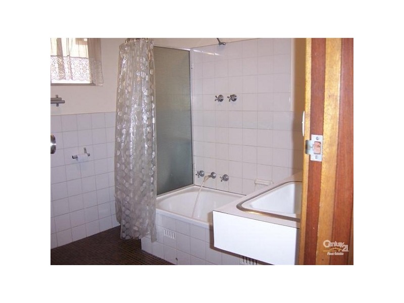 2/4 ETON ROAD, Keswick SA 5035