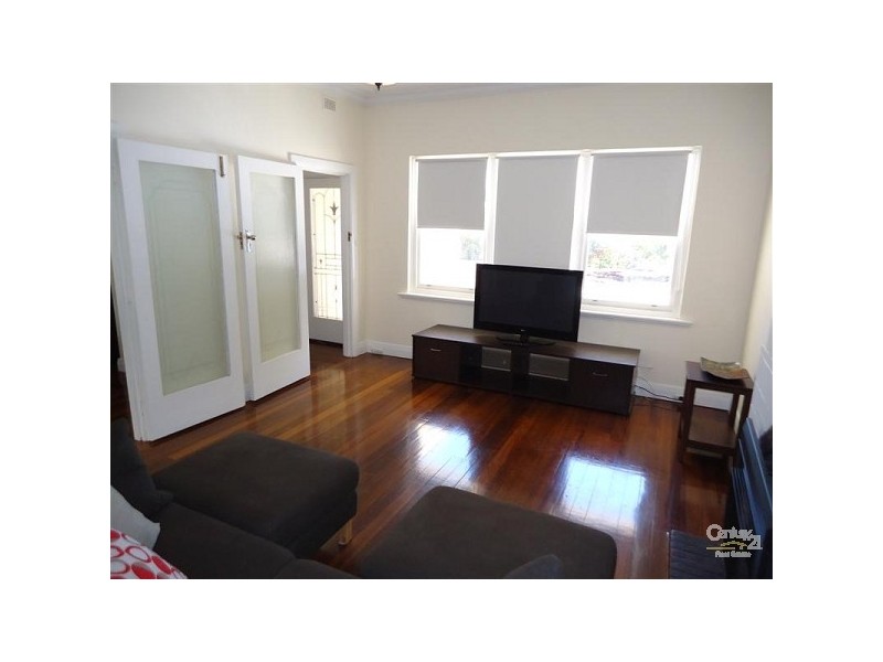 18 WALCOT STREET, Largs Bay SA 5016