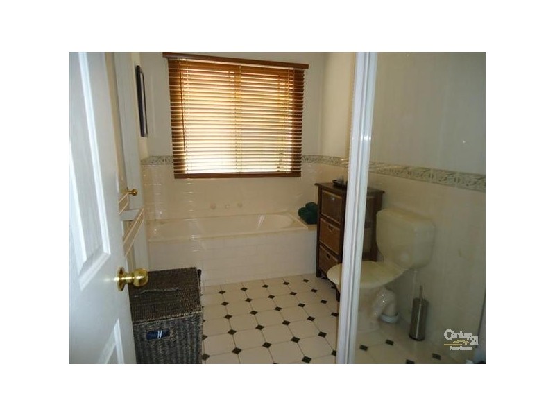 13D WHITE CRESCENT, Seacombe Gardens SA 5047