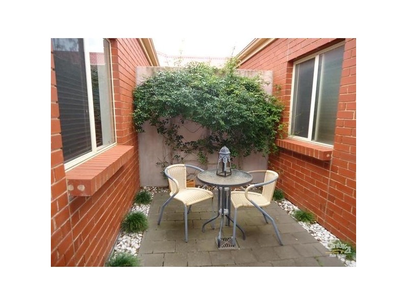 13D WHITE CRESCENT, Seacombe Gardens SA 5047