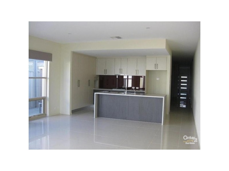 8 ELDRIDGE CRESCENT, Grange SA 5022