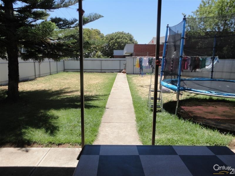 1 Pegler Street, Beverley SA 5009