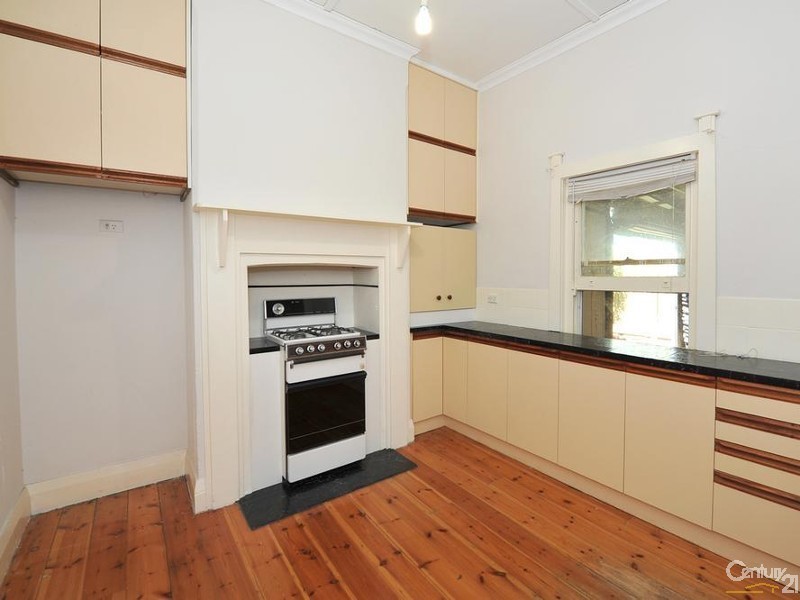 32 Farnham Road, Keswick SA 5035