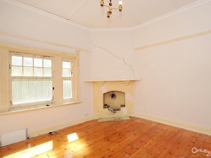 32 Farnham Road, Keswick SA 5035