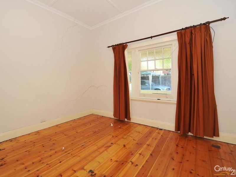 32 Farnham Road, Keswick SA 5035