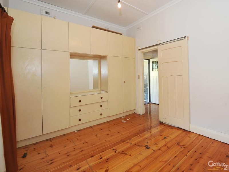 32 Farnham Road, Keswick SA 5035