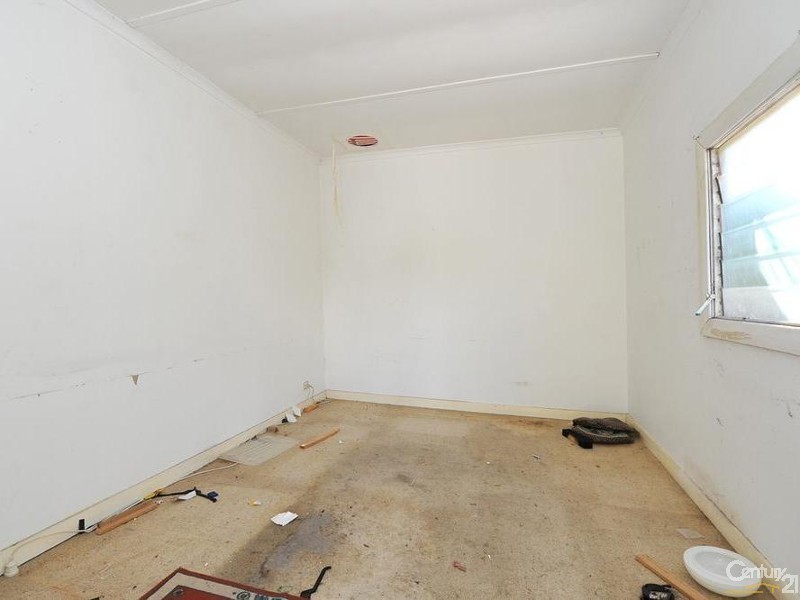 32 Farnham Road, Keswick SA 5035