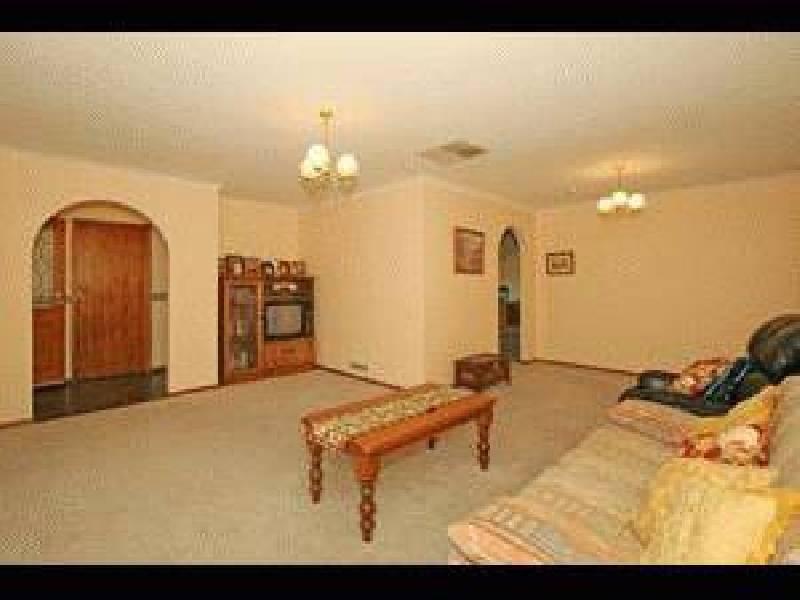 10 Brumby Court, Woodcroft SA 5162