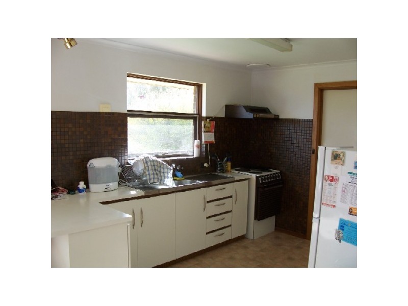 6 Minnipa Drive, Hallett Cove SA 5158