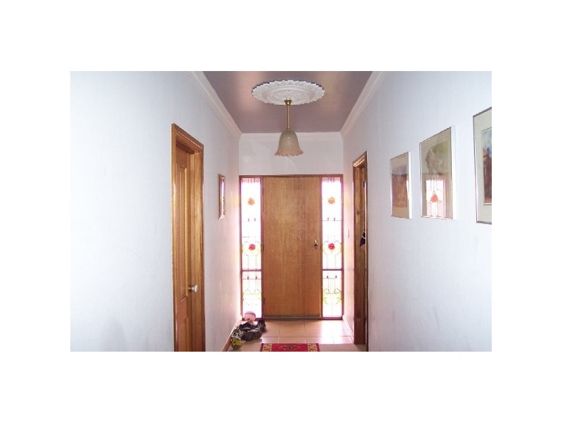 16 Luderitz Close, Hallett Cove SA 5158