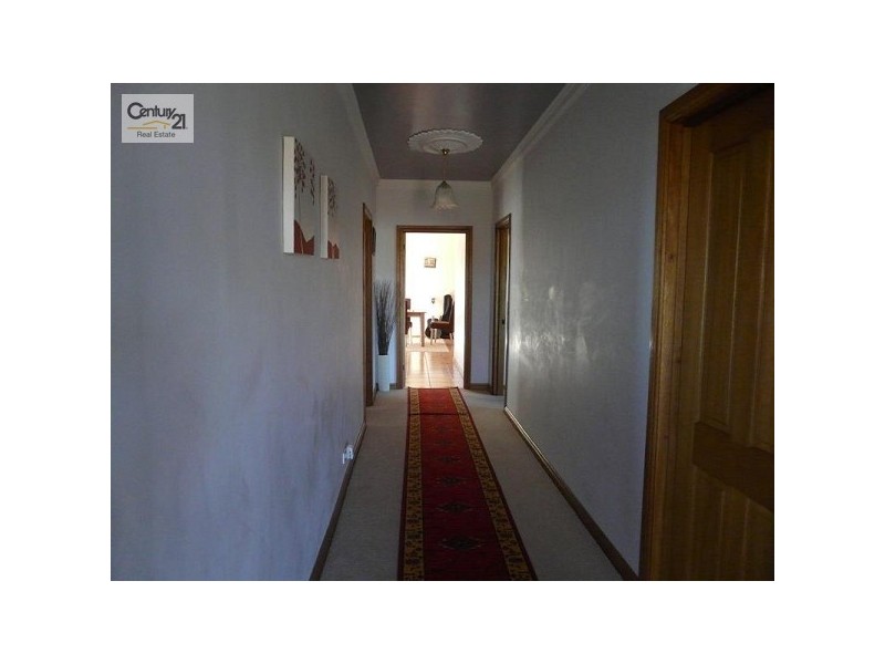 16 Luderitz Close, Hallett Cove SA 5158