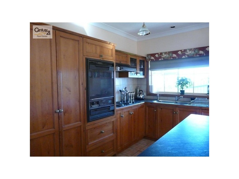 16 Luderitz Close, Hallett Cove SA 5158