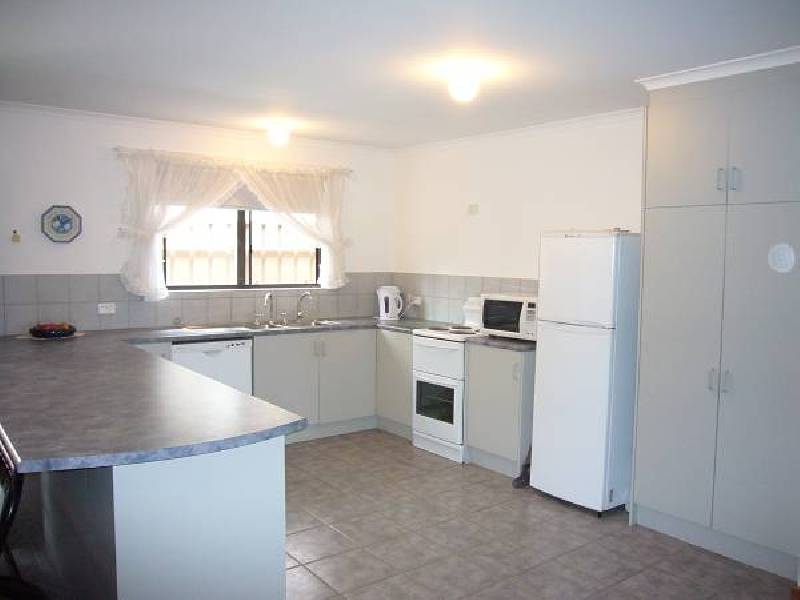 1 Fourth Avenue, Moana SA 5169