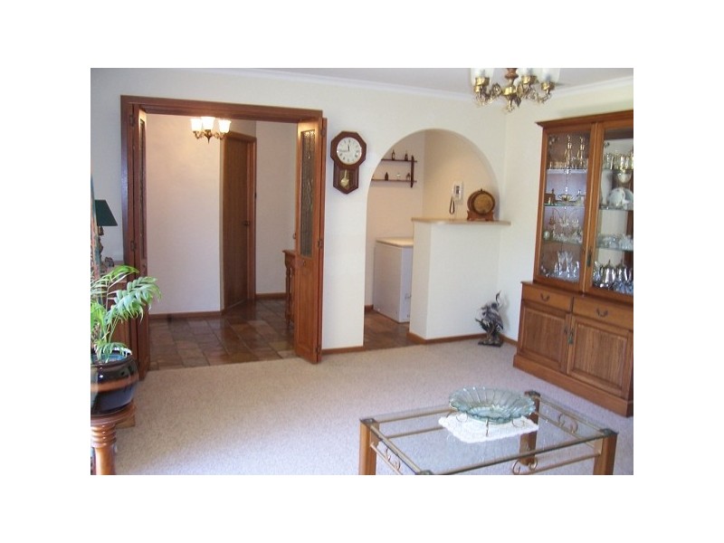 17 Hanley Court, Happy Valley SA 5159