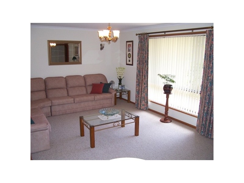 17 Hanley Court, Happy Valley SA 5159