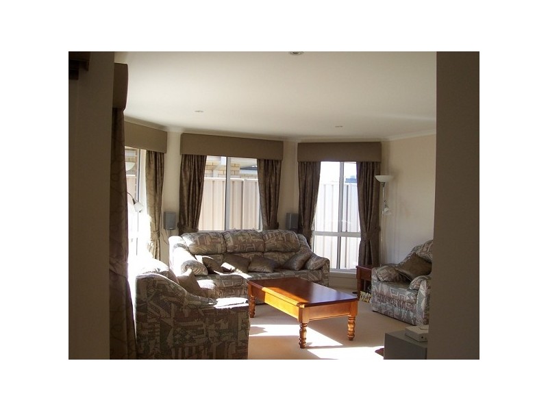 8 Urchin Crescent, Aldinga Beach SA 5173