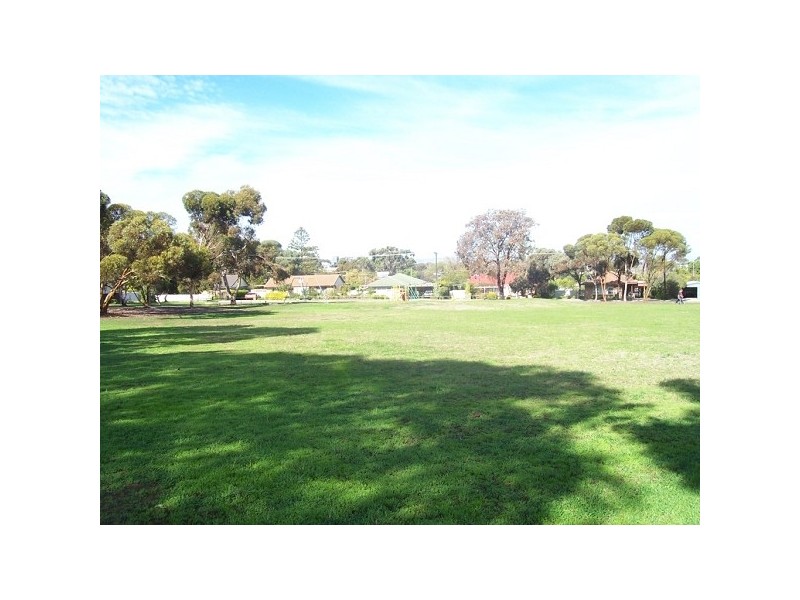 16 Eustace Crescent, Christie Downs SA 5164