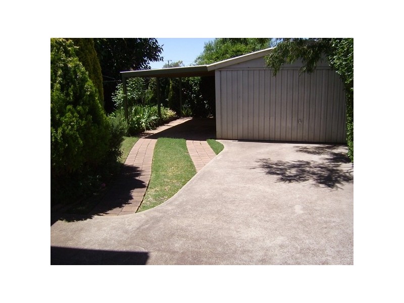 16 DeCaux Avenue, Port Willunga SA 5173