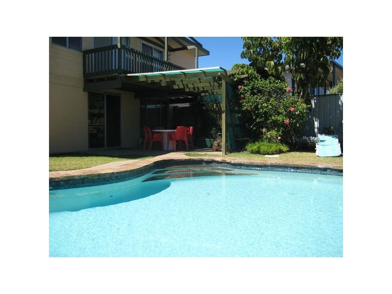 16 DeCaux Avenue, Port Willunga SA 5173