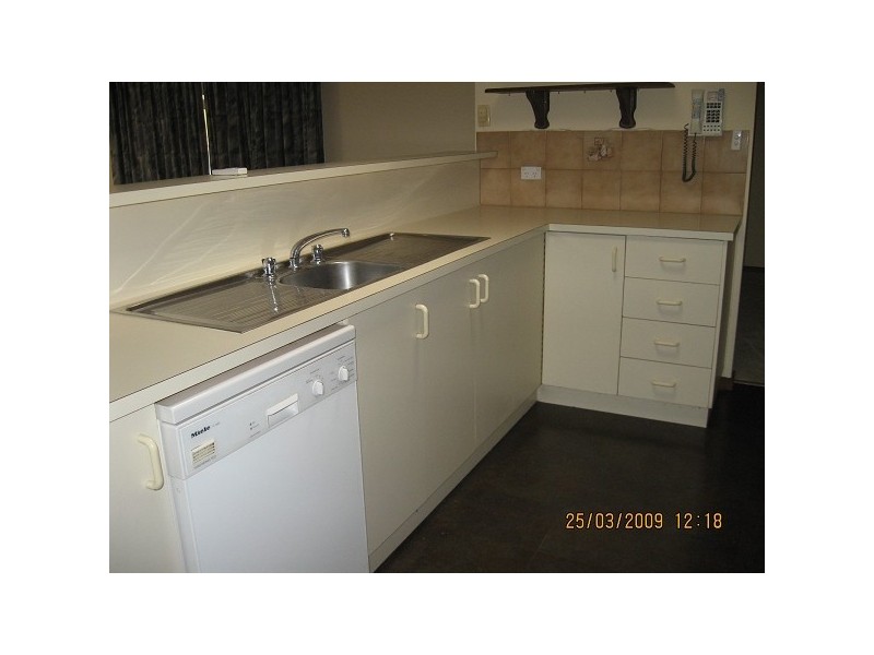 8 DeCaux Ave, Port Willunga SA 5173