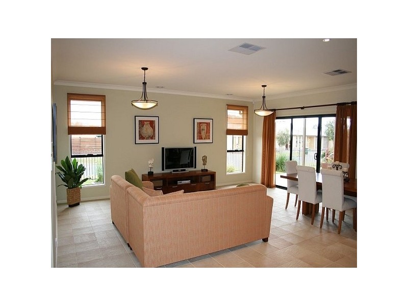 1 Nicholl Avenue, Aldinga Beach SA 5173
