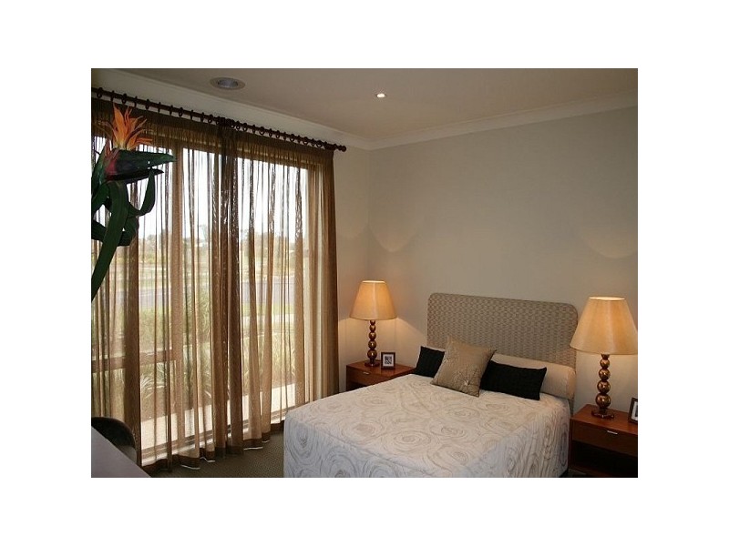 1 Nicholl Avenue, Aldinga Beach SA 5173