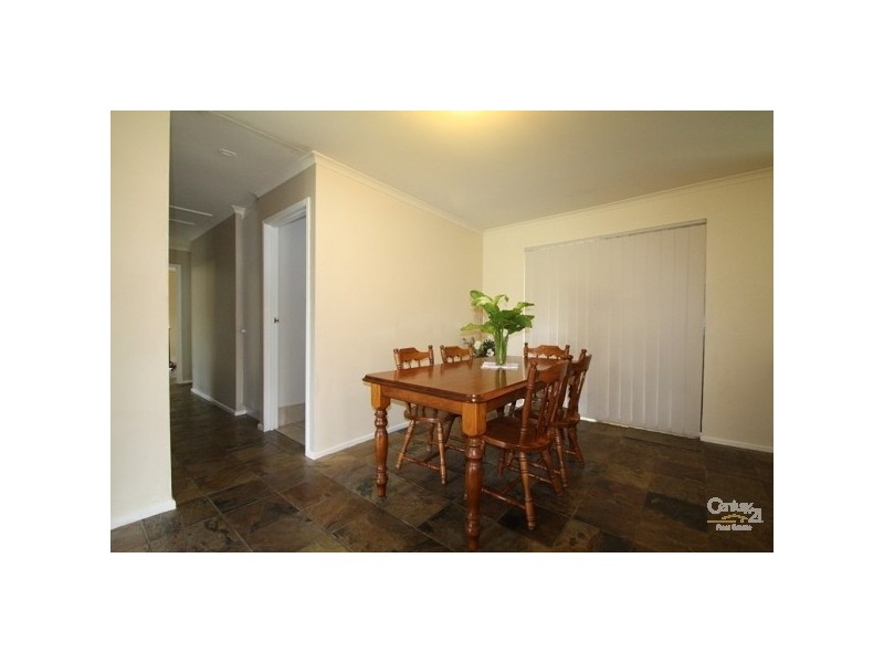 20 Warburton Drive, Woodcroft SA 5162