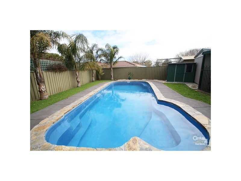 20 Warburton Drive, Woodcroft SA 5162