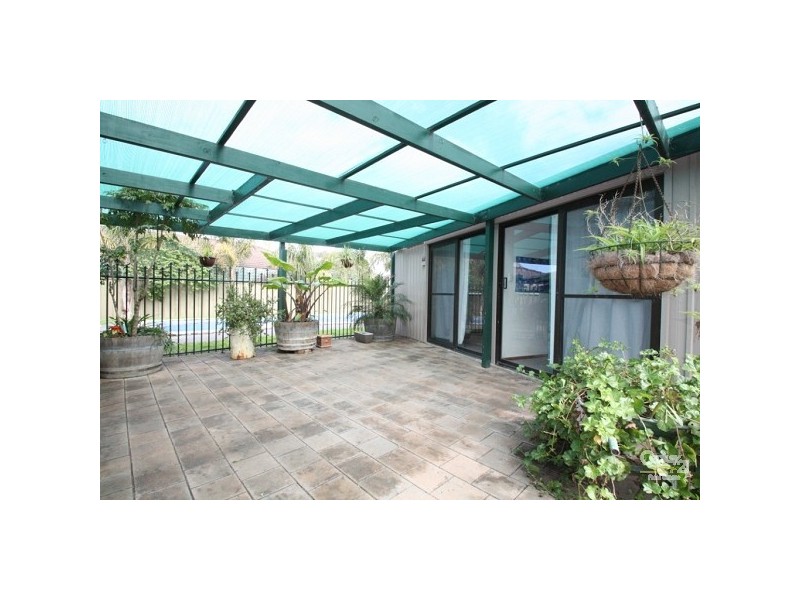 20 Warburton Drive, Woodcroft SA 5162