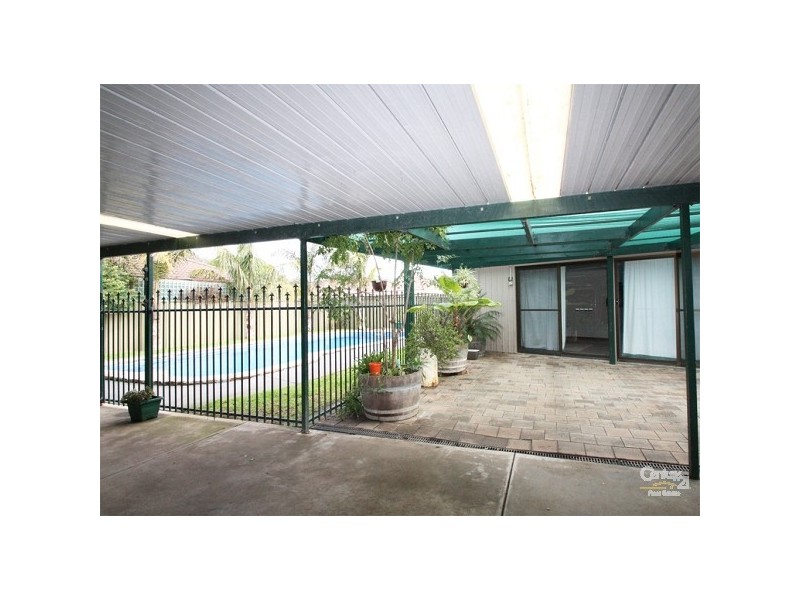 20 Warburton Drive, Woodcroft SA 5162