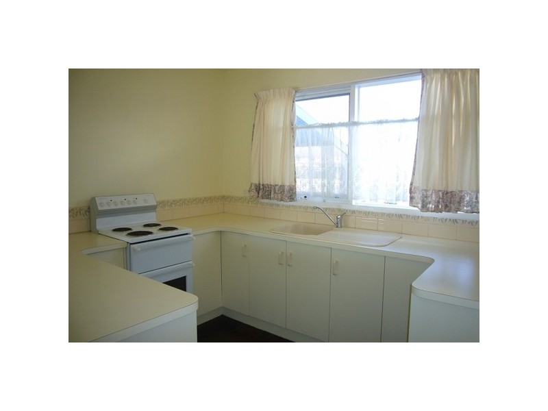 6 Harvey Crescent, Aldinga Beach SA 5173