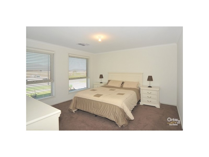 18 Banksia Avenue, Aldinga Beach SA 5173