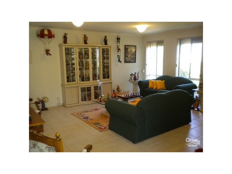 18 Hartland Avenue, Christie Downs SA 5164