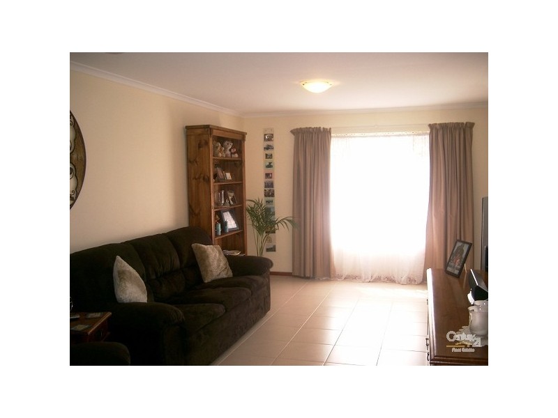 1/2 Bohun Place, Moana SA 5169