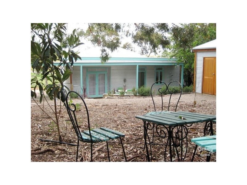 11 Martin Street, Port Willunga SA 5173