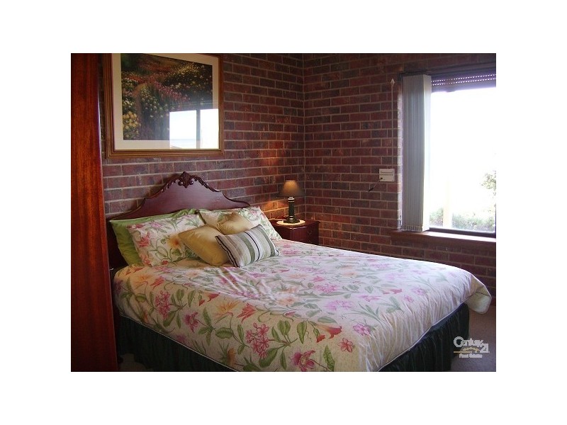 2 Quondong Ave, Aldinga Beach SA 5173