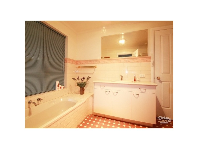 73 Valley View Drive, Mclaren Vale SA 5171