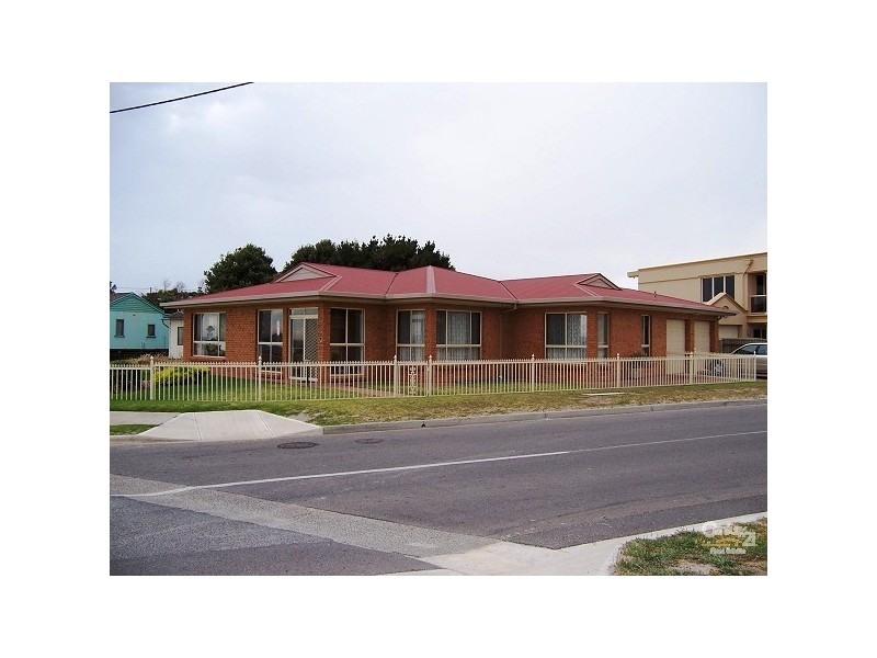 Flat 2/205 Esplanade, Aldinga Beach SA 5173