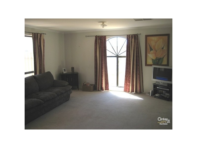 10 Cockle Avenue, Aldinga Beach SA 5173